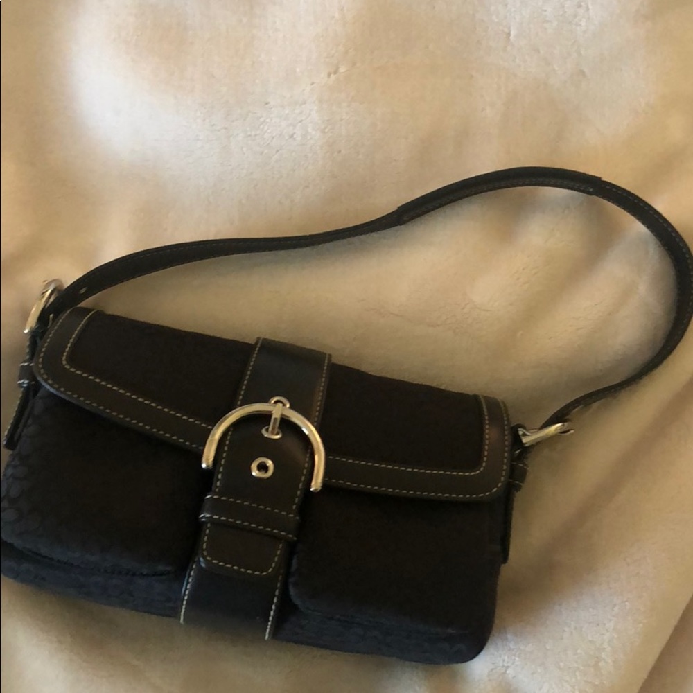 Coach purse; black and in good condition